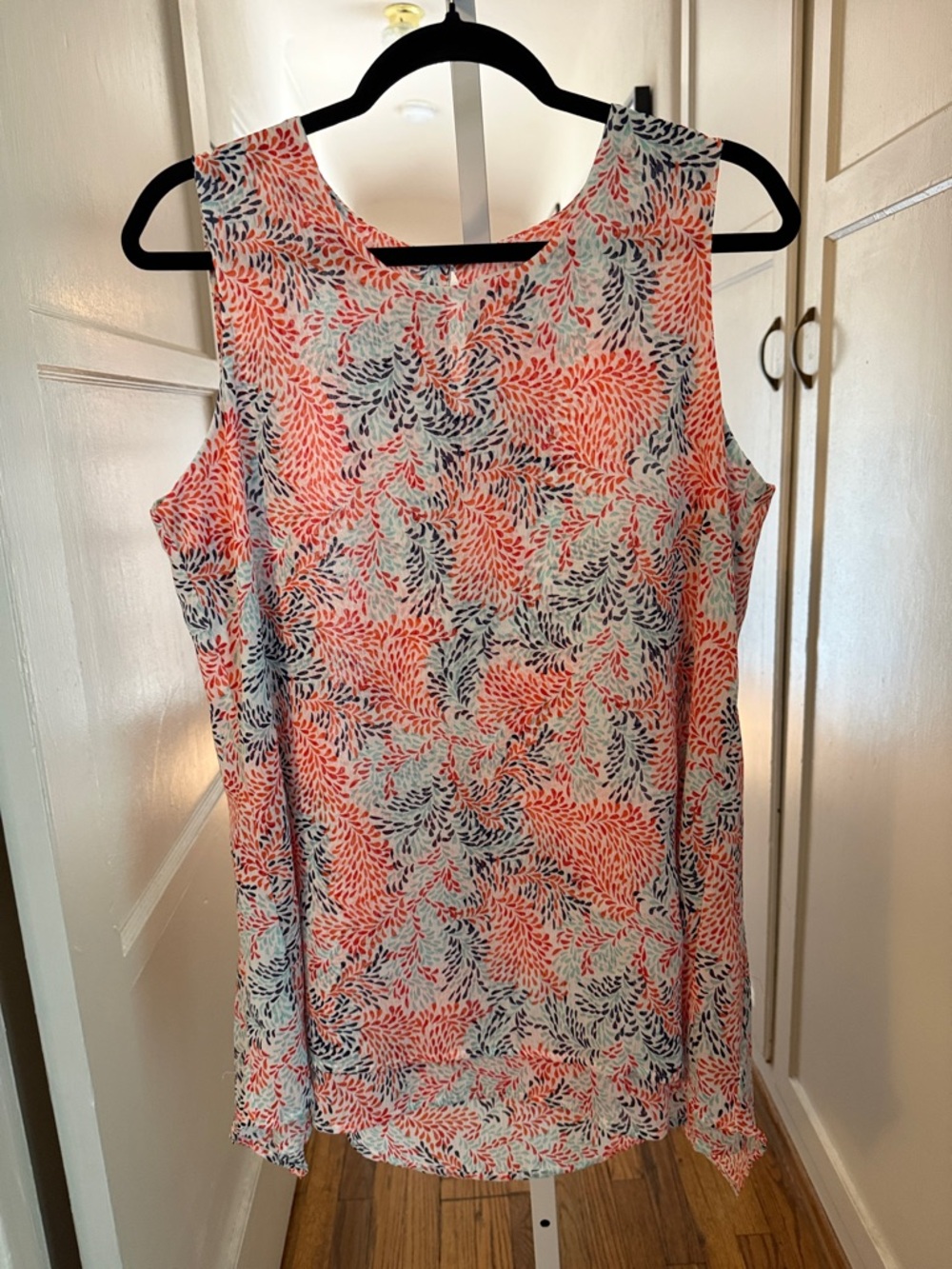 Fever Red, Navy and Light Blue Print Sleeveless Top Blouse Size Medium